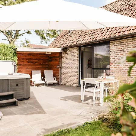 Nyaraló Feliz With Private Jacuzzi & Sauna Oostkamp