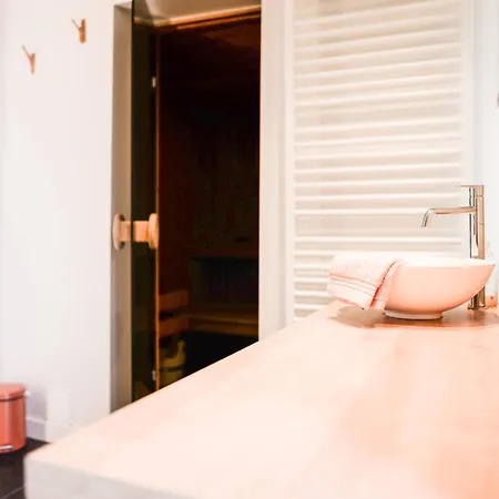 Nyaraló Feliz With Private Jacuzzi & Sauna Oostkamp
